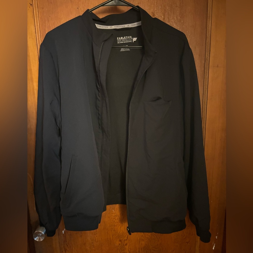 2XL Fabletics black scrub jacket